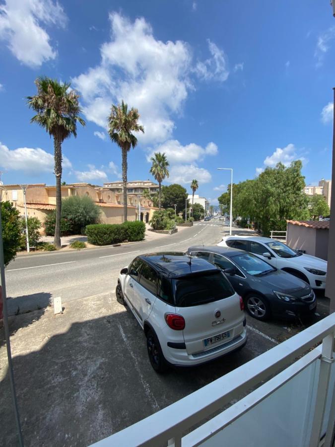 קבלייר-סור-מר Studio Spacieux Avec Patio En Centre Ville מראה חיצוני תמונה